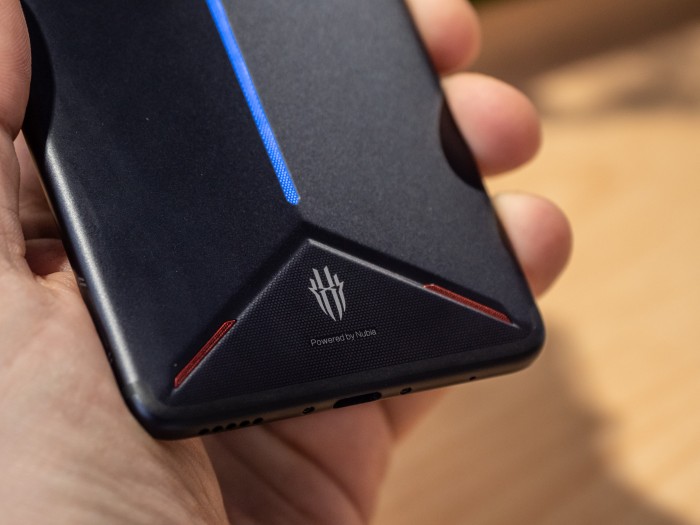 Der LED-Streifen lässt sich konfigurieren. (Bild: Martin Wolf/Golem.de)