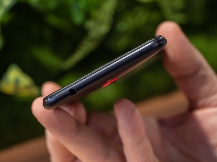 Das Red Magic Mars hat einen Kopfhöreranschluss. (Bild: Martin Wolf/Golem.de)