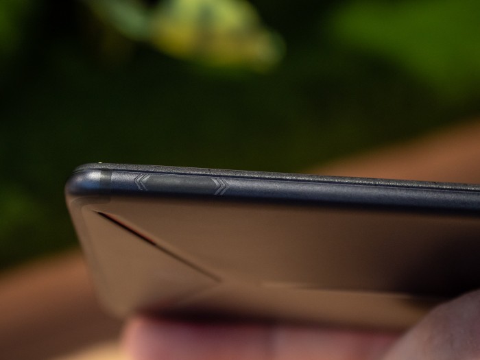 Die Schultertasten sind keine physischen Tasten, sondern Sensoren. (Bild: Martin Wolf/Golem.de)