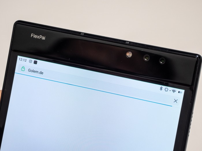 Das Flexpai hat eine Dualkamera, die sich je nach Positionierung auch als Frontkamera verwenden lässt. (Bild: Martin Wolf/Golem.de)