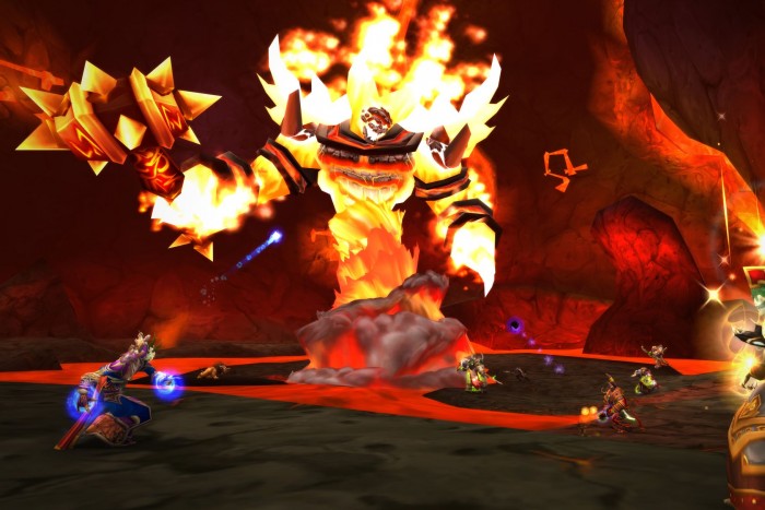 Feiert in WoW Classic ein feuriges Comeback: Endboss Ragnaros aus dem 40-Spieler-Schlachtzug "Der Geschmolzene Kern". (Bild: Blizzard/Screenshot: Golem.de)