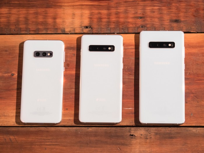 Auch bei der Hauptkamera gibt es Unterschiede: Das Galaxy S10e kommt mit einer Dualkamera, das Galaxy S10 und das Galaxy S10+ jeweils mit einer Dreifachkamera. (Bild: Martin Wolf/Golem.de)