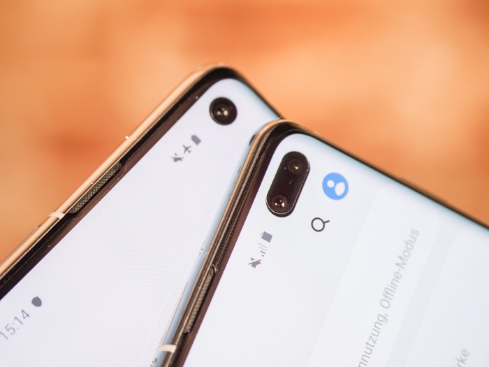 Besonders bei hellen Hintergründen fallen die Frontkameras auf. (Bild: Martin Wolf/Golem.de)