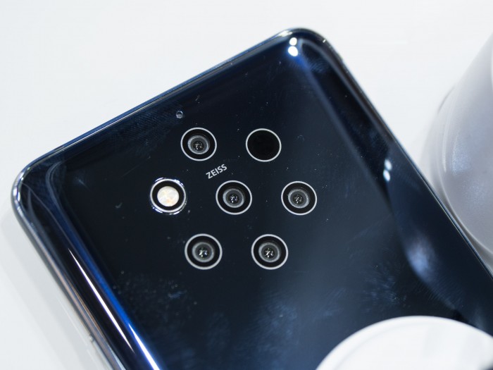 Das Nokia 9 hat insgesamt f&uuml;nf Kameras und einen ToF-Sensor auf der R&uuml;ckseite. (Bild: Martin Wolf/Golem.de)