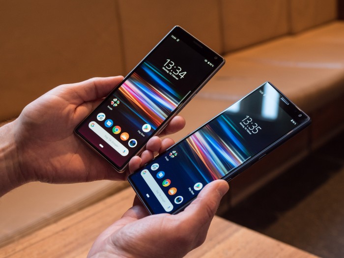 Sonys Xperia 10 und Xperia 10 Plus (Bild: Martin Wolf/Golem.de)