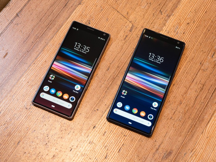 Sonys Xperia 10 und Xperia 10 Plus (Bild: Martin Wolf/Golem.de)
