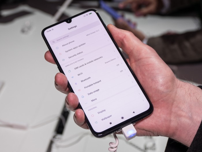 Xiaomi Mi 9 läuft mit MIUI 10 (Bild: Martin Wolf/Golem.de)