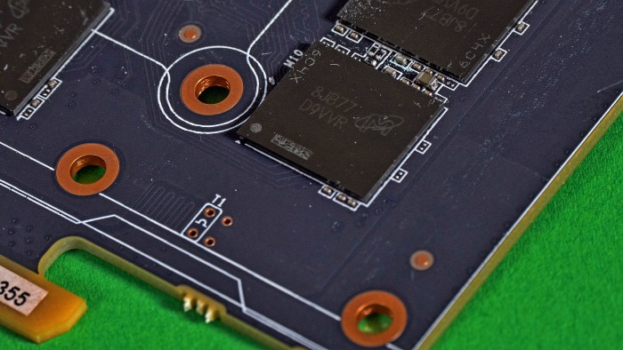 Die GPU wird mit GDDR5- statt GDDR6-Speicher kombiniert. (Bild: Marc Sauter/Golem.de)