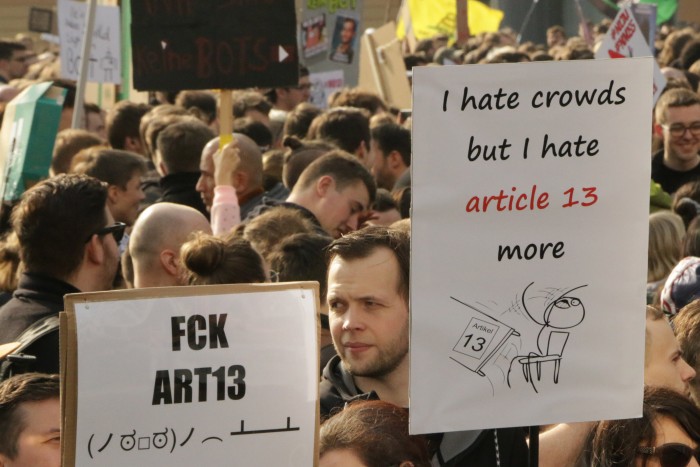 Manche Schilder musste man sich erst erklären lassen. (Foto: Friedhelm Greis/Golem.de)