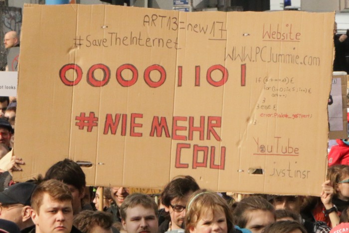 Die Demonstrationen skandierten unter anderem &amp;quot;Nie mehr CDU&amp;quot;. (Foto: Friedhelm Greis/Golem.de)