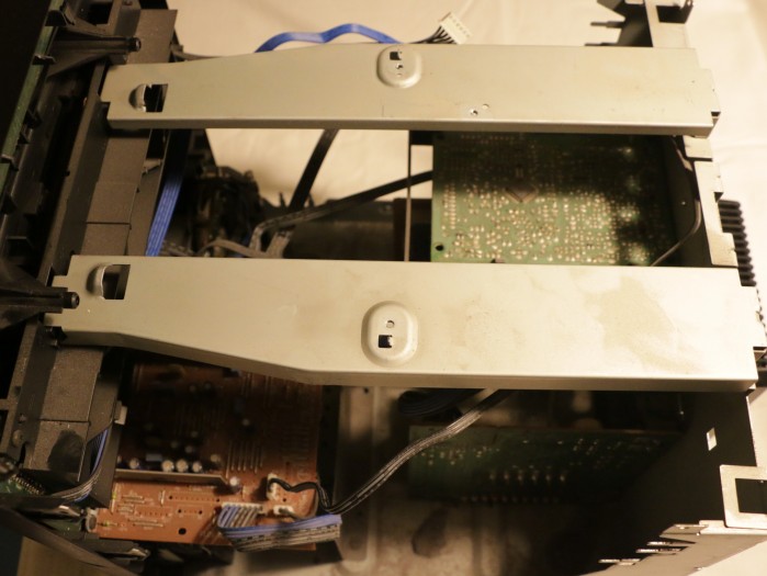 Unter dem Gehäuse ist noch genügend Platz für einen Raspberry Pi. (Foto: Friedhelm Greis/Golem.de)