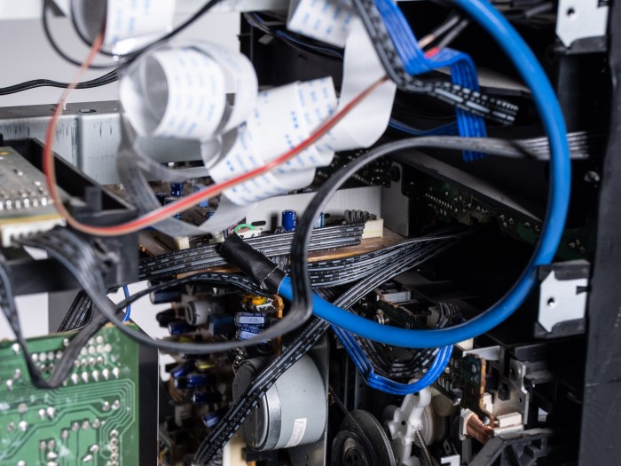 Das Audiokabel konnten wir direkt mit einem Pfostenstecker auf der Platine verbinden. (Foto: Martin Wolf/Golem.de)