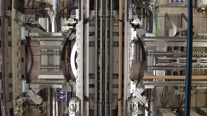 ... sondern fährt an Schienen. (Bild: Martin Wolf/Golem.de)