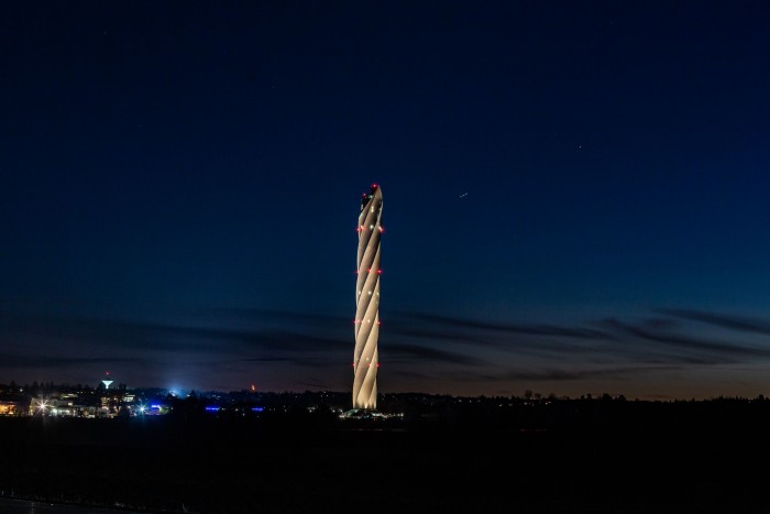 Seit Anfang 2019 ist er angestrahlt. (Bild: Thyssen-Krupp Elevator)