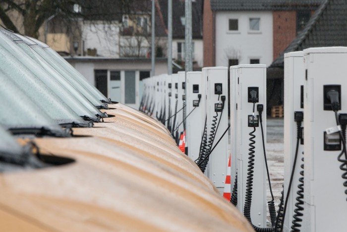 Auf dem Betriebshof gibt es 60 Wechselstrom-Ladesäulen mit jeweils zwei Ladepunkten.  (Bild: Werner Pluta/Golem.de)