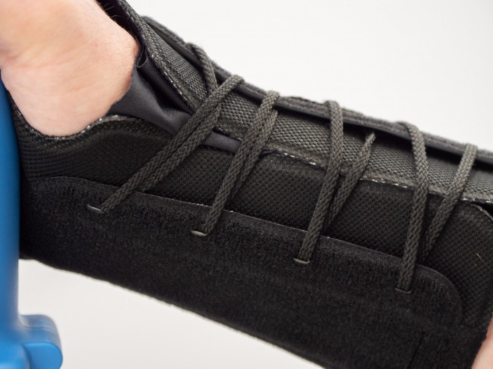 Paxeo Wrist ist eine Manschette, die das Handgelenk unterstützt. (Bild: Martin Wolf/Golem.de)