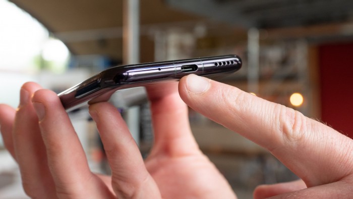 Honor 20 Pro - Hinweis von Honor: "Bei den gezeigten Geräten der Honor-20-Serie handelt es sich um Demoversionen, die sich in Aussehen und Funktion von der finalen Version unterscheiden können." (Bild: Heiko Raschke/Golem.de)