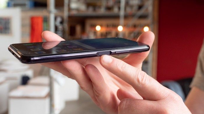 Honor 20 Pro - Hinweis von Honor: "Bei den gezeigten Geräten der Honor-20-Serie handelt es sich um Demoversionen, die sich in Aussehen und Funktion von der finalen Version unterscheiden können." (Bild: Heiko Raschke/Golem.de)