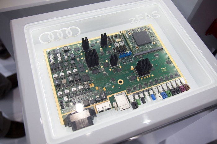 Das zentrale Steuergerät (zFas) ist bei Audi etwa so groß wie ein Tablet-Rechner. (Foto: Audi) 