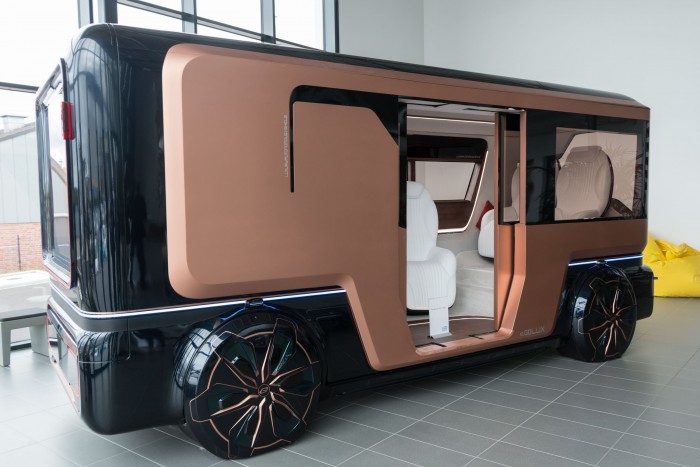 Es gibt ihn auch als Luxusausf&uuml;hrung. Ein Lieferwagen auf der Mover-Plattform ist in Planung. (Bild: Werner Pluta/Golem.de)