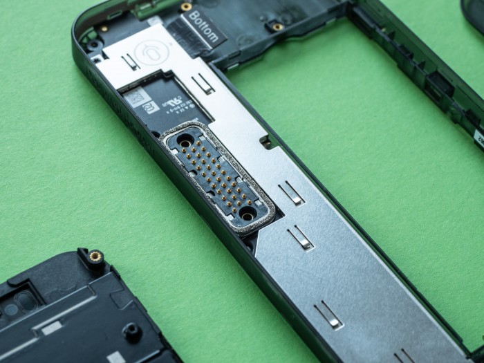 Nicht ausgebauen können Nutzer unter anderem das SoC, das im Alltag aber wohl auch nicht kaputt gehen dürfte. (Bild: Martin Wolf/Golem.de)