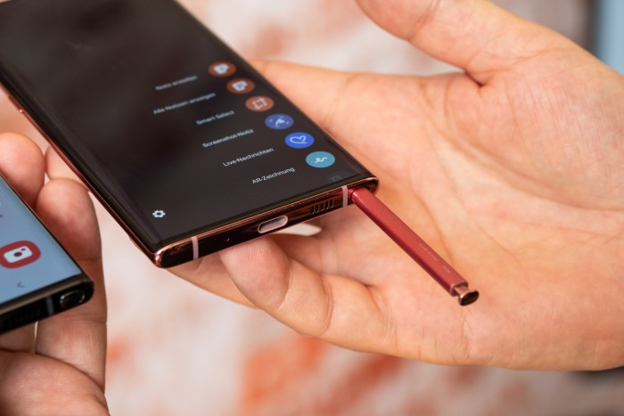 Beiden Smartphones verwenden den S Pen. (Bild: Martin Wolf/Golem.de)