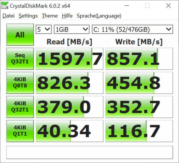 Die SSD von SK Hynix ist ausreichend schnell. (Bild: Oliver Nickel/Golem.de)