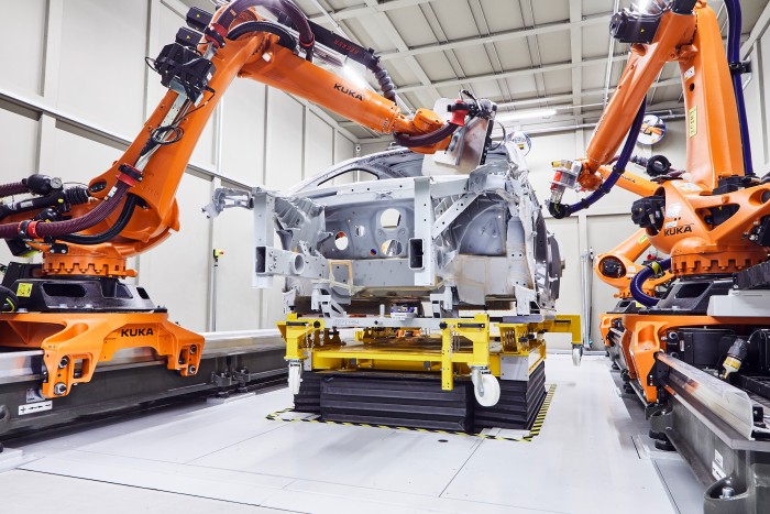 CT-Anlage untersucht Verbindungstechniken und Werkstoffe im Fahrzeug. (Bild: BMW)