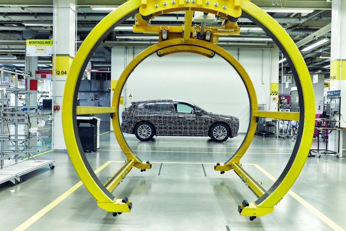 Montage im Pilotwerk. (Bild: BMW)