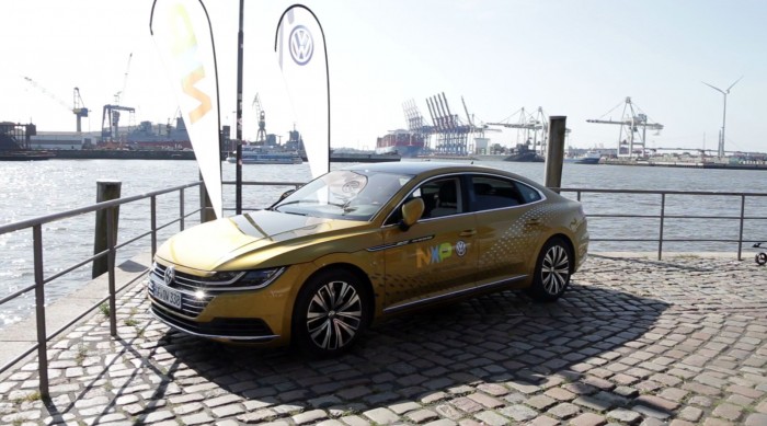 In dem Konzeptfahrzeug hat VW ... (Bild: Werner Pluta/Golem.de)