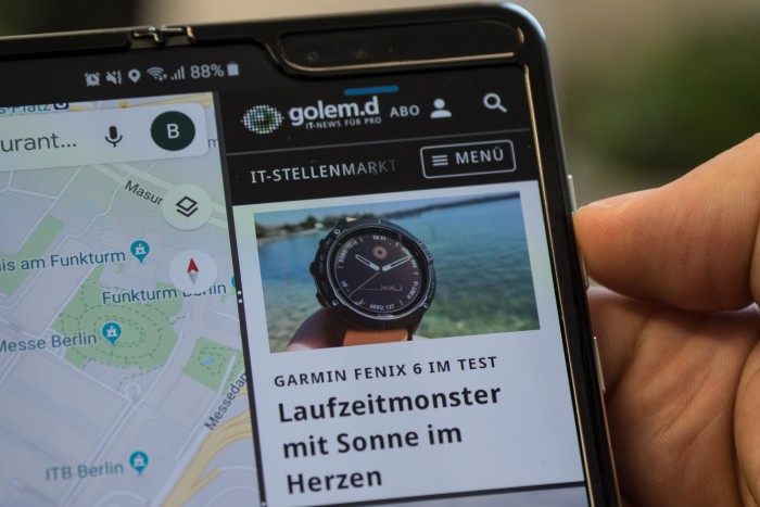 So können wir beispielsweise Browser, Youtube und Maps gleichzeitig nutzen. (Bild: Martin Wolf/Golem.de)