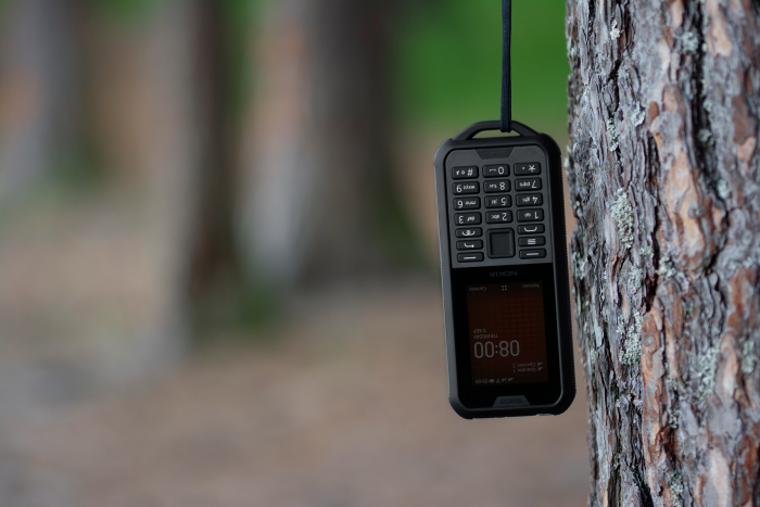 Das Nokia 800 Tough hat eine eingebaute Befestigungsöse. (Bild: Nokia)