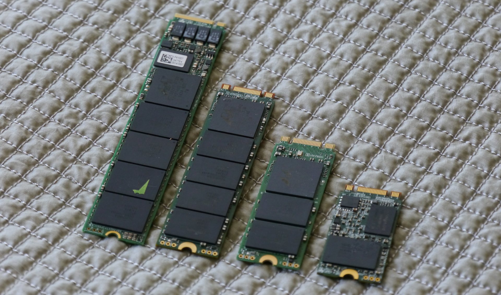 Formfaktoren und Stecker - SSD-Kompendium: AHCI, M.2, NVMe, PCIe, Sata ...