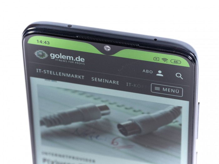 In einer Notch ist die Frontkamera verbaut. (Bild: Martin Wolf/Golem.de)