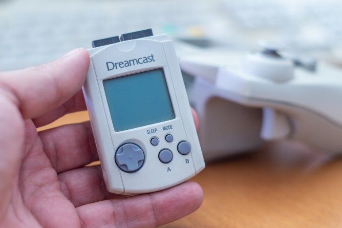 Die VMU-Speicherkarte ist ein kleiner Gameboy. (Bild: Martin Wolf/Golem.de)