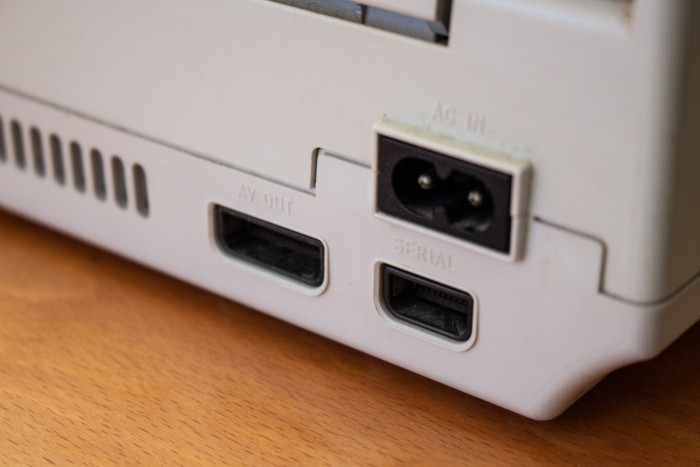 Der Multi-AV-Ausgang konnte auch VGA. (Bild: Martin Wolf/Golem.de)