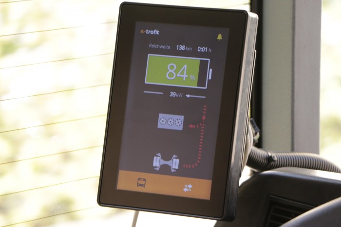 Lediglich ein zusätzliche Display mit den elektrischen Verbrauchsdaten ist angebracht worden. (Foto: Friedhelm Greis) 