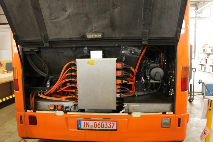 In den Heckbereich passen vier Batteriepakete à 60 kWh. (Foto: Friedhelm Greis) 