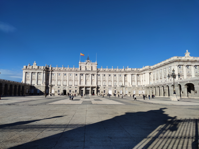 Der Königspalast in Madrid mit 27 Megapixeln ...