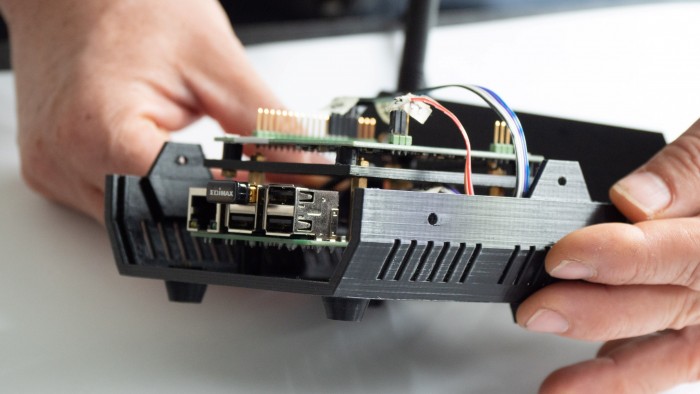Das LoRa-WAN-Gateway l&auml;sst sich selbst zusammenbauen. Ben&ouml;tigt werden ein Raspberry Pi und ein sogenanntes Konzentrator-Board. (Foto: Martin Wolf/Golem.de)