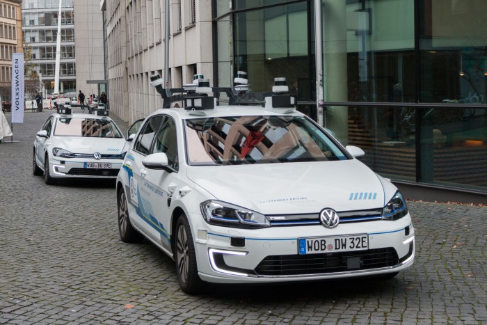 Seit Frühjahr 2019 testet der Konzern Level-4-Fahren in Hamburg. (Foto: Werner Pluta/Golem.de)