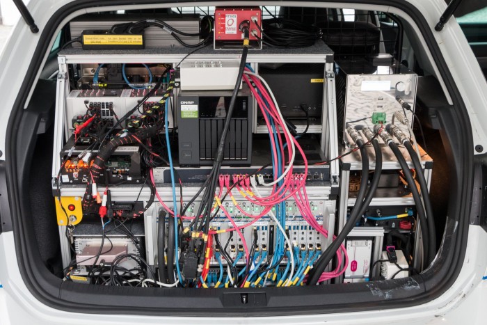 Die Systeme für die Datenverarbeitung belegen derzeit den ganzen Kofferraum. (Foto: Werner Pluta/Golem.de)