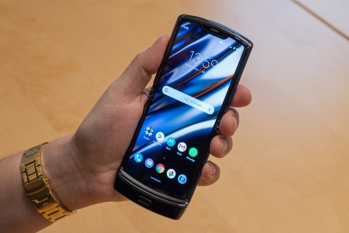 Eigentlich ist das neue Razr aber ein normales Android-Smartphone. (Bild: Martin Wolf/Golem.de)