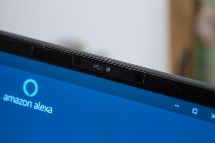 Die Kamera kann mit einem mechanischen Schieber abgedeckt werden. (Bild: Martin Wolf/Golem.de)