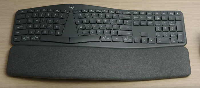 Ergo K860 Ergonomic Split Keyboard (Bild: Logitech)