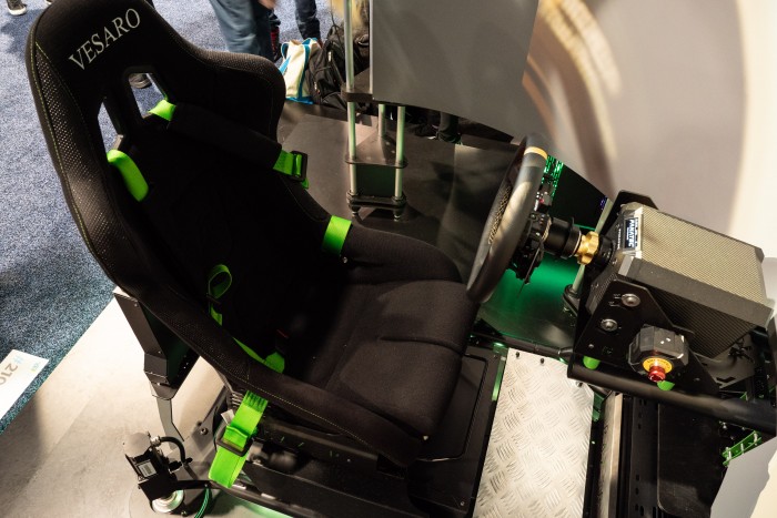 Auf dem Stuhl sitzen wir fest, aber bequem. (Bild: Martin Wolf/Golem.de)