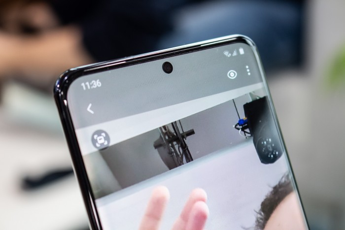 Alle drei Modelle haben eine direkt im Display verbaute Frontkamera. (Bild: Martin Wolf/Golem.de)