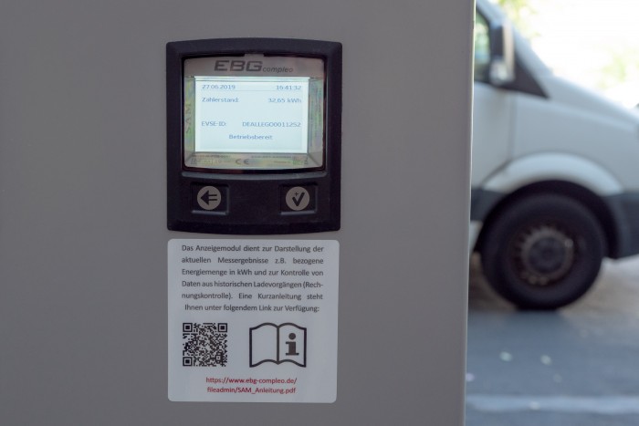 Die Ladevorgänge lassen sich nachträglich mit einem speziellen Anzeigemodul der Firma Compleo überprüfen.  (Foto: Heiko Raschke/Golem.de)