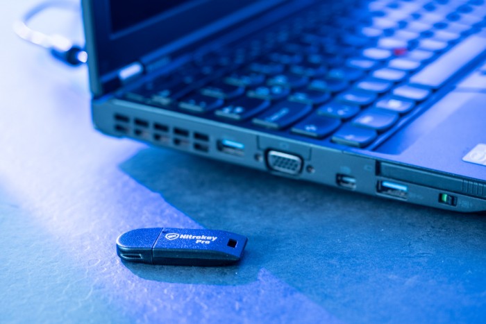 Nitropad X230 mit Nitrokey Pro (Bild: Martin Wolf/Golem.de)