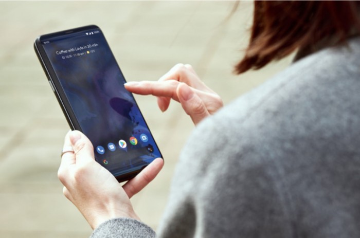 Das Astro Slide kann auch wie ein herkömmliches Smartphone verwendet werden. (Bild: Indiegogo/Planet Computers)